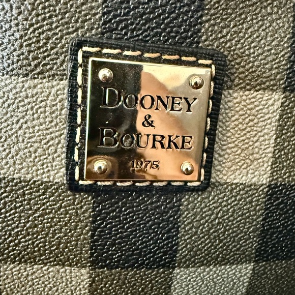 Dooney & Bourke Black and Tan Plaid Crossbody Bag New bag - Picture 4 of 6